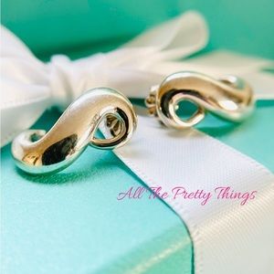 Tiffany Swirl Infinity stud earrings